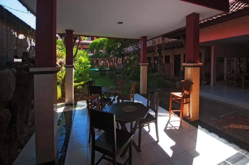 Pesona Beach Inn
