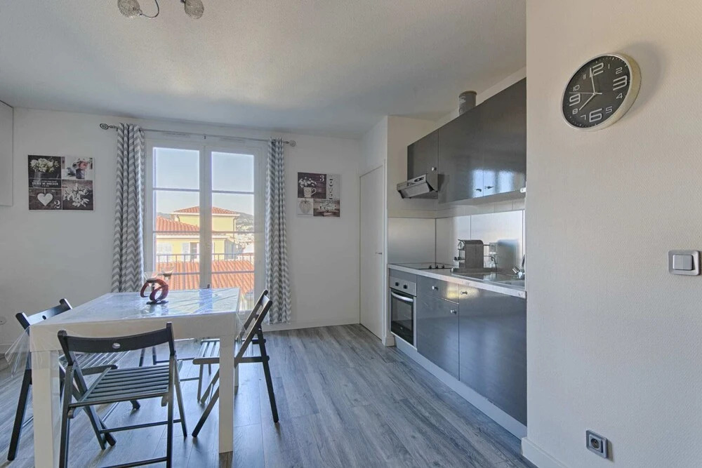 Nice 2 Room Apartment With Terrace - Vieux Nice