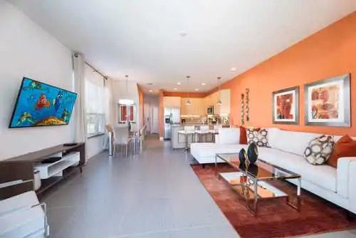 Beautiful 3 Bedroom Suites, 20 Min From Disney