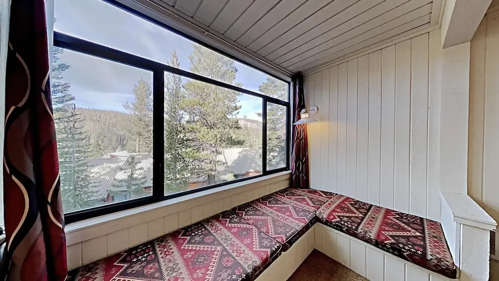 Spacious 2 BR Units at 1849 Condos with FREE Pool, Parking & Wifi