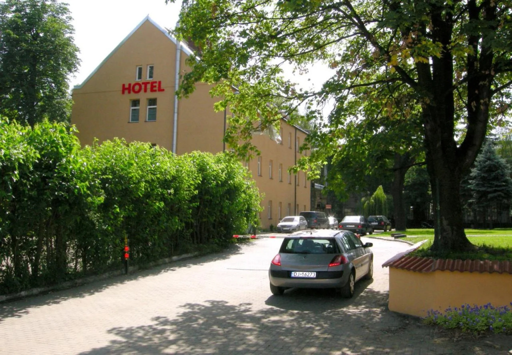 Ami Hotel