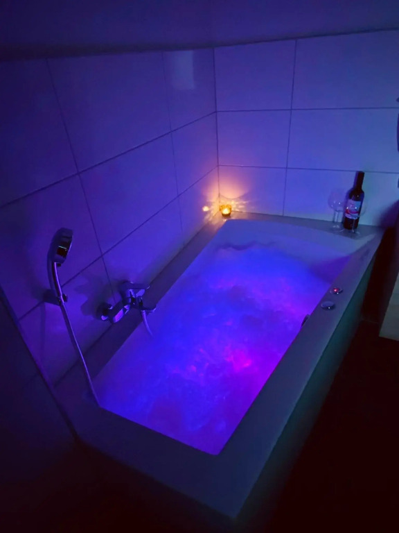 Lebenslust sonnige Innenstadt-Wohnung mit Whirlpoolwanne