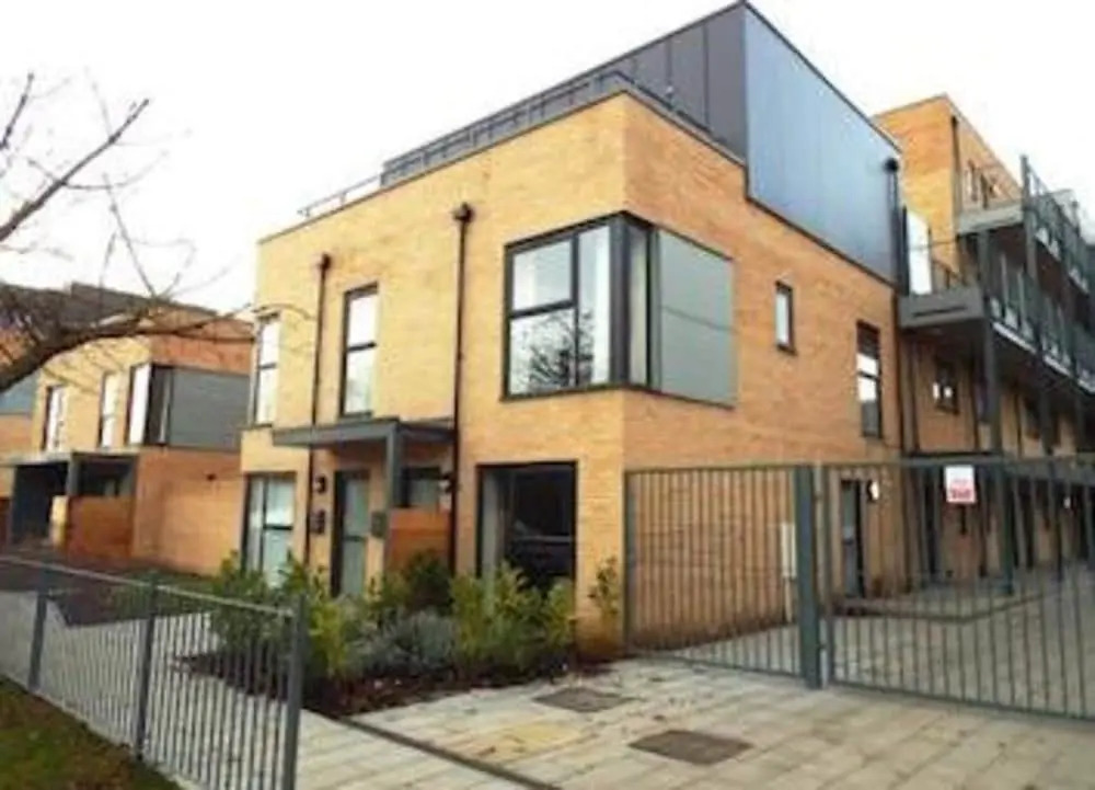 Rayleigh Lodge 2-Bedroom House