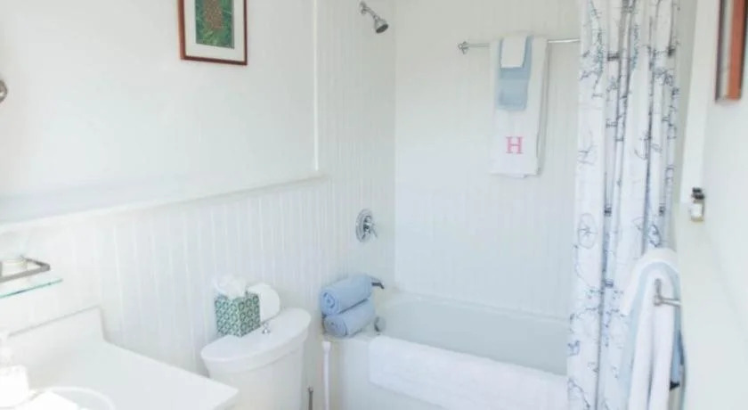 Entire Private Historic Inn Downtown Newport