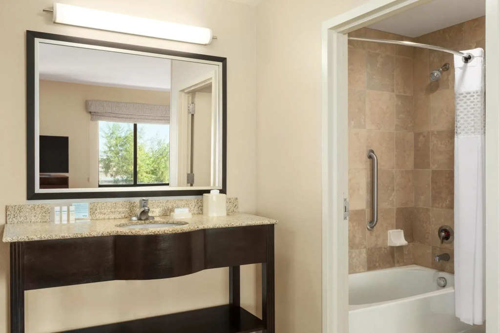 Hampton Inn & Suites Phoenix Glendale-Westgate