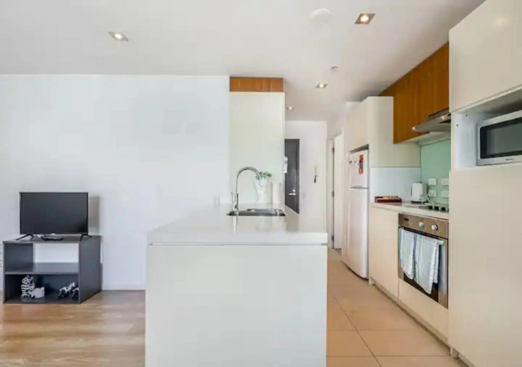 Central two-bedroom apartment close to Spark Arena