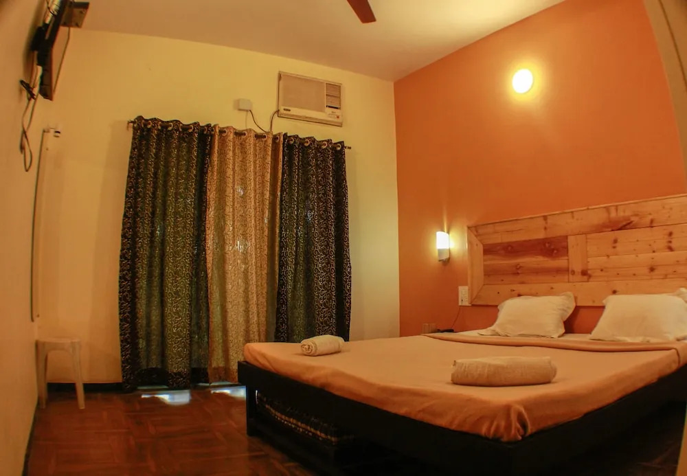 OYO 13328 Rainwood Residency