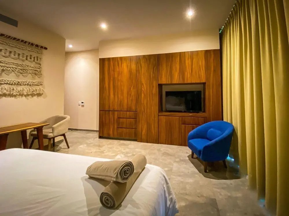 Luxurious and Modern Studio With Infinity Pool View