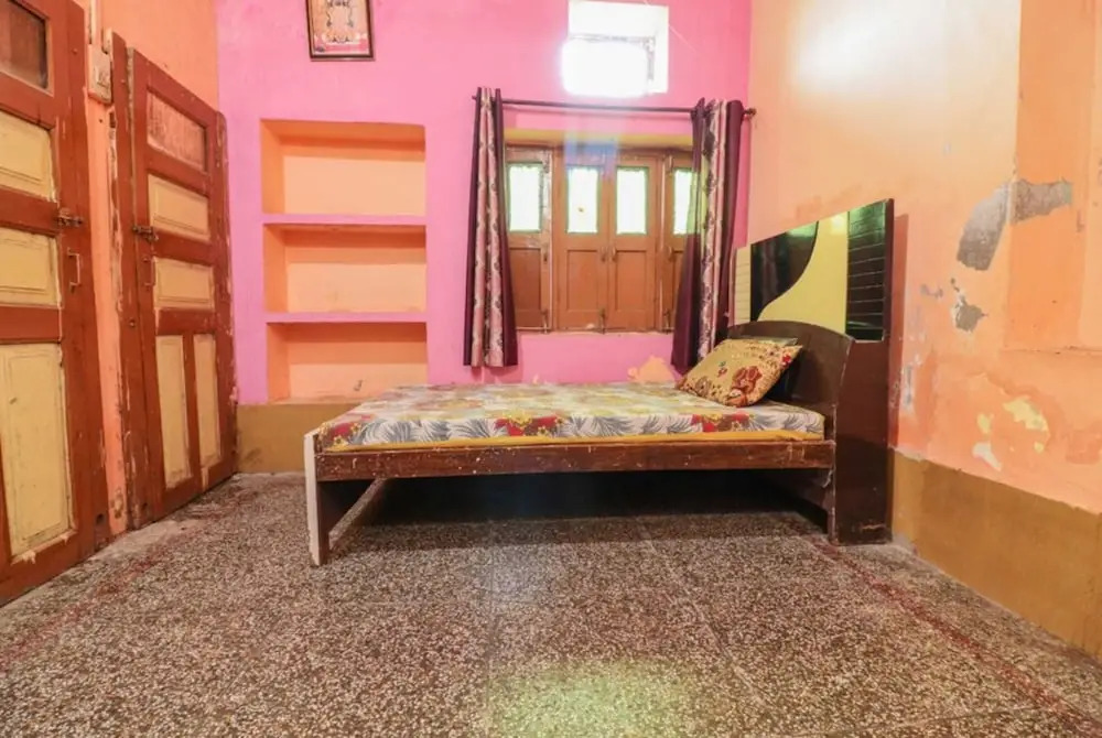 Goroomgo Laxmi Bhawan Dharamshala Mathura