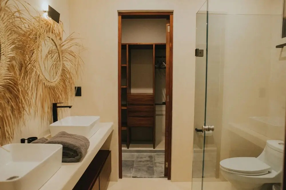 Stylish 2 Level 3 BR Penthouse Stunning Design Private Pool Sun Deck Best Wifi