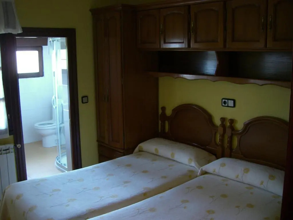 Hotel La Curva Ribadesella PARKING