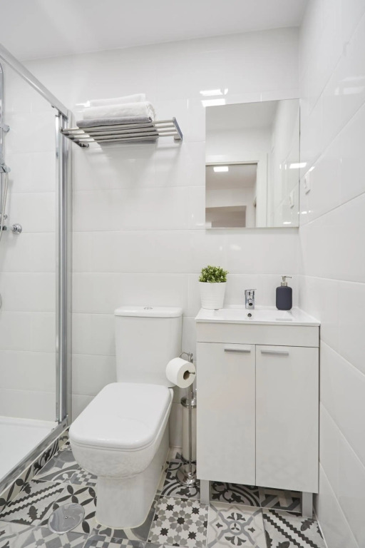 LEEWAYS APARTMENT I in SAN LORENZO