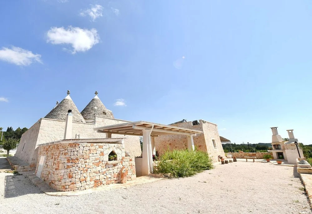 Trulli Laetitia