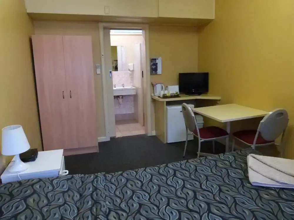 Grand Central Motel