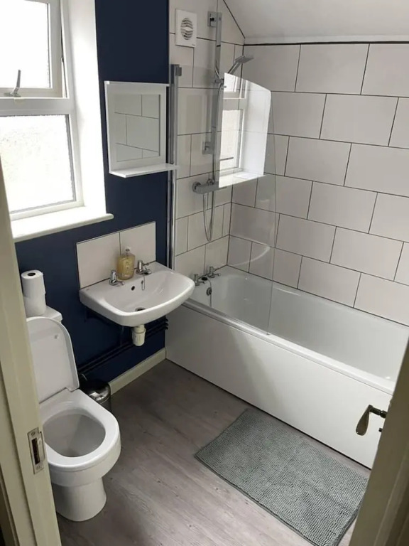 Sleeps 14 Cardiff City Centre