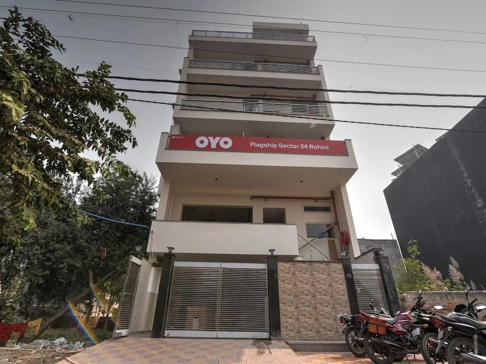 OYO Flagship 18303 Sector 24 Rohini