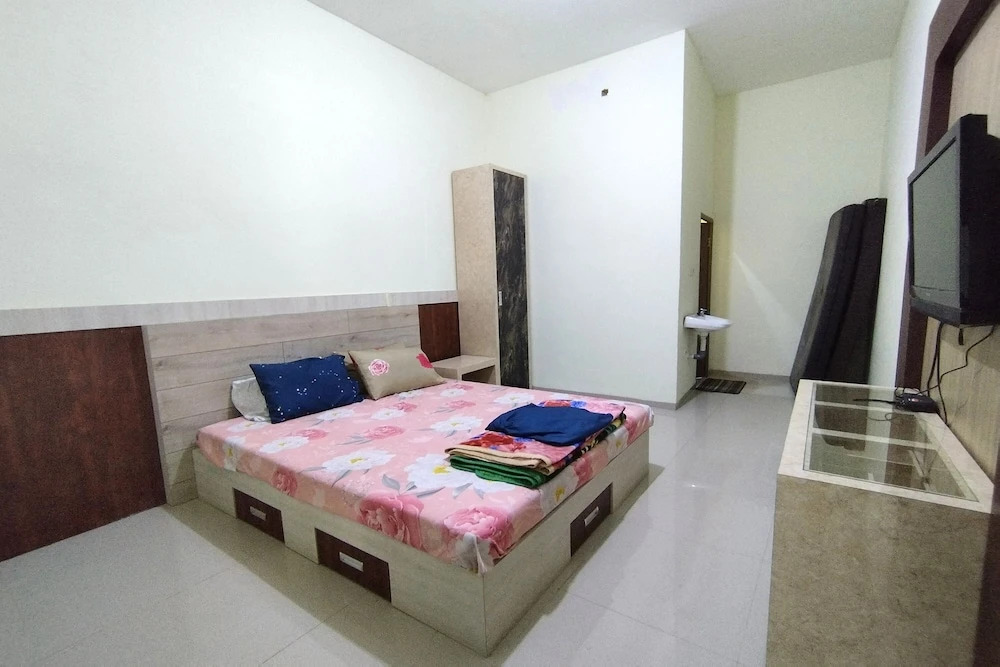 RedDoorz near Islamic Center Jambi