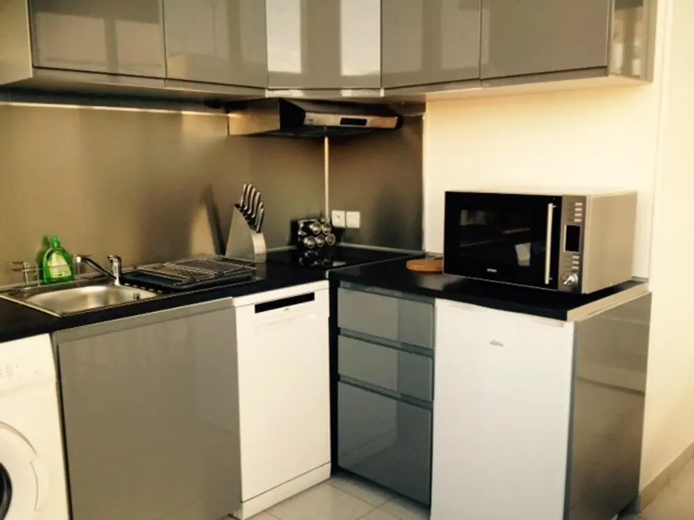 Apartment With one Bedroom in Fréjus, With Wonderful City View - 400 m