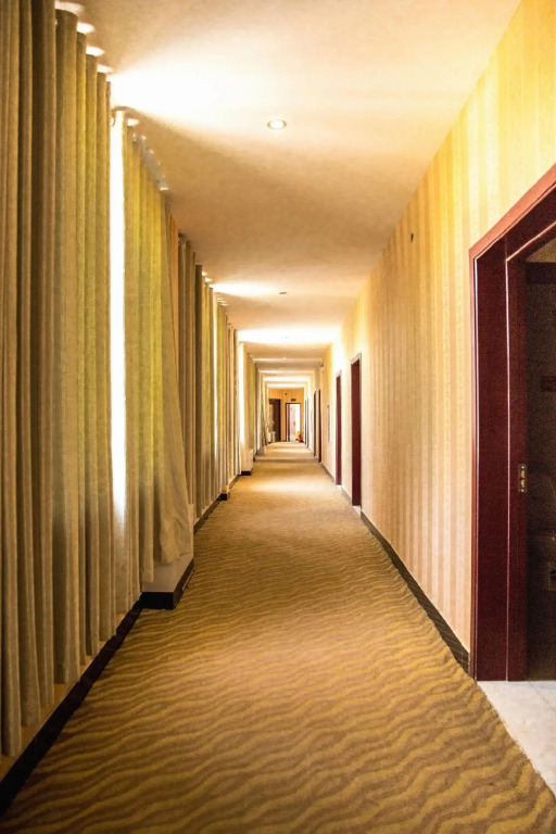 Xinhe Business Hotel
