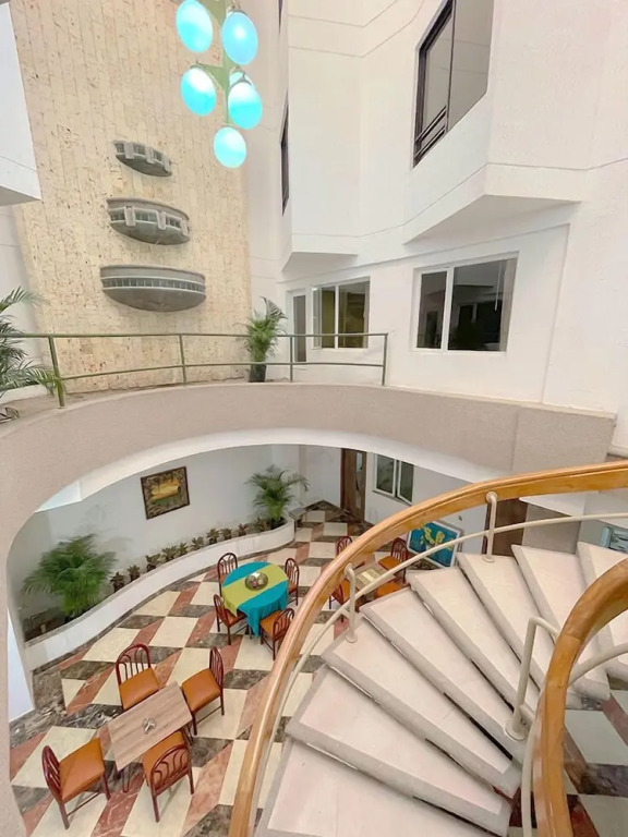 Hotel Prado 72 INN