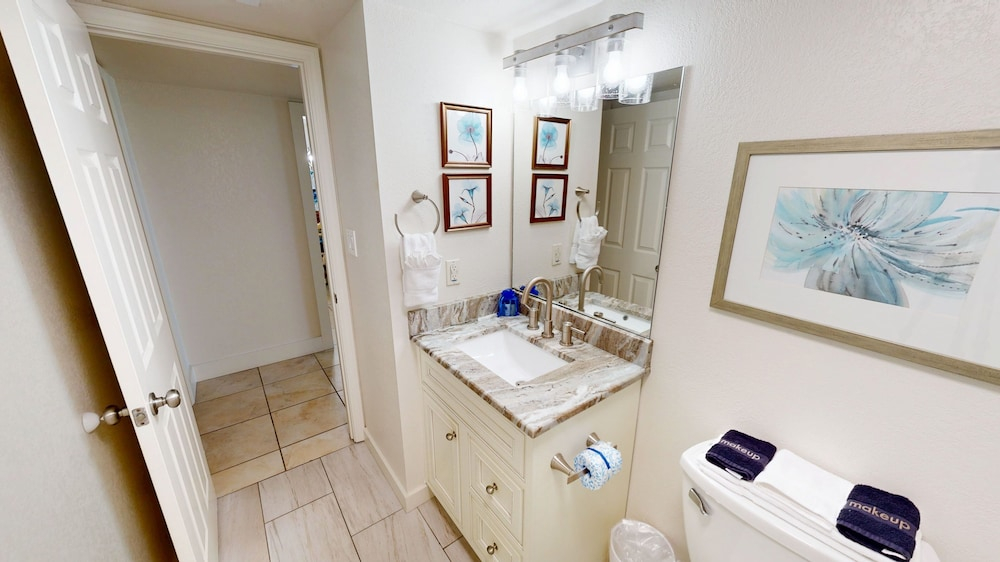 Shoreline Towers 2033 2 Bedroom Condo