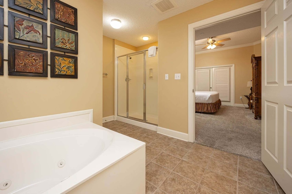 Phoenix West 2407 3 Bedroom Condo