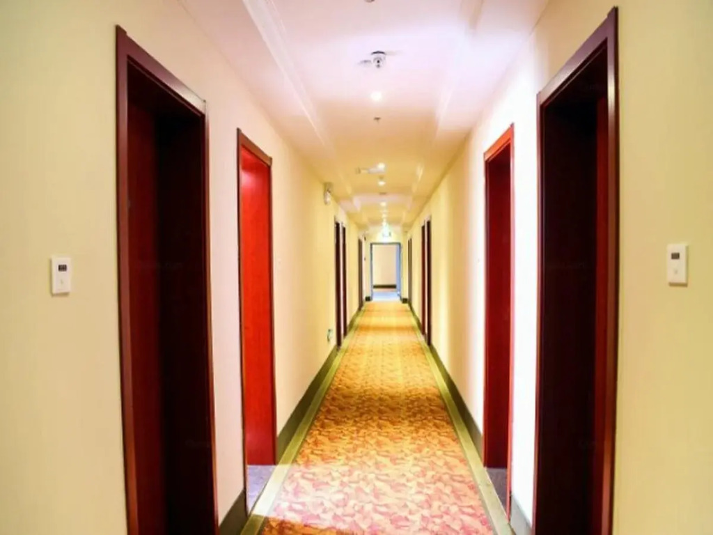 GreenTree Inn JiangSu WuXi BinHu HuiHe Road XiHui Garden Express Hotel