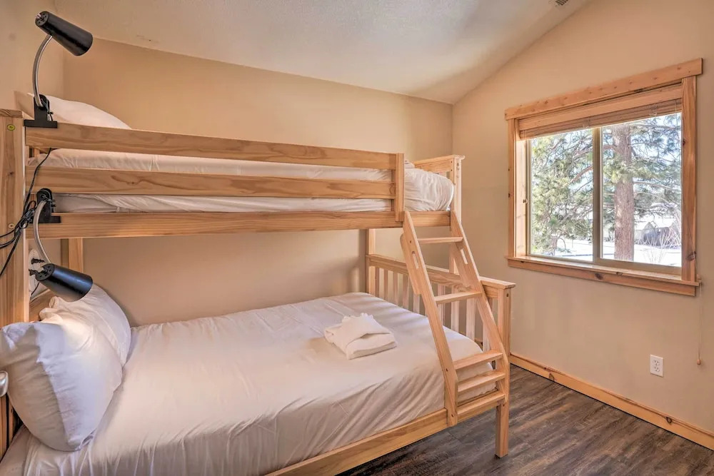 Family-Friendly Oregon Vacation Home w/ Yard