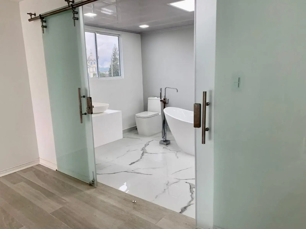 Penthouse - Vista Hermosa Apartments