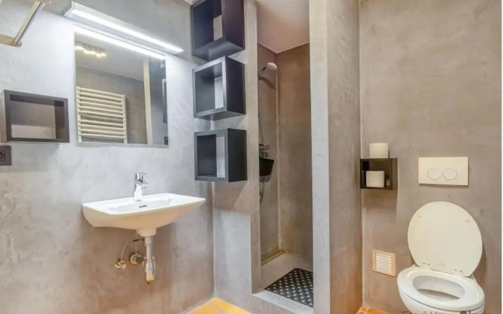 Spacious villa in Florenville with private pool