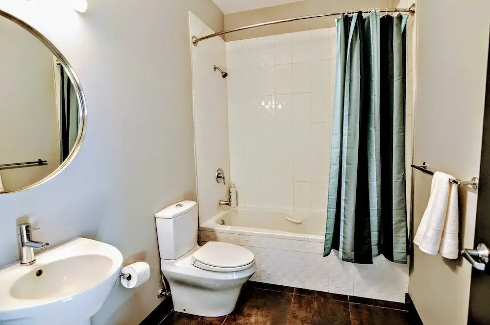 1123 Northwest Apartment #1068 - 7 Br Apts