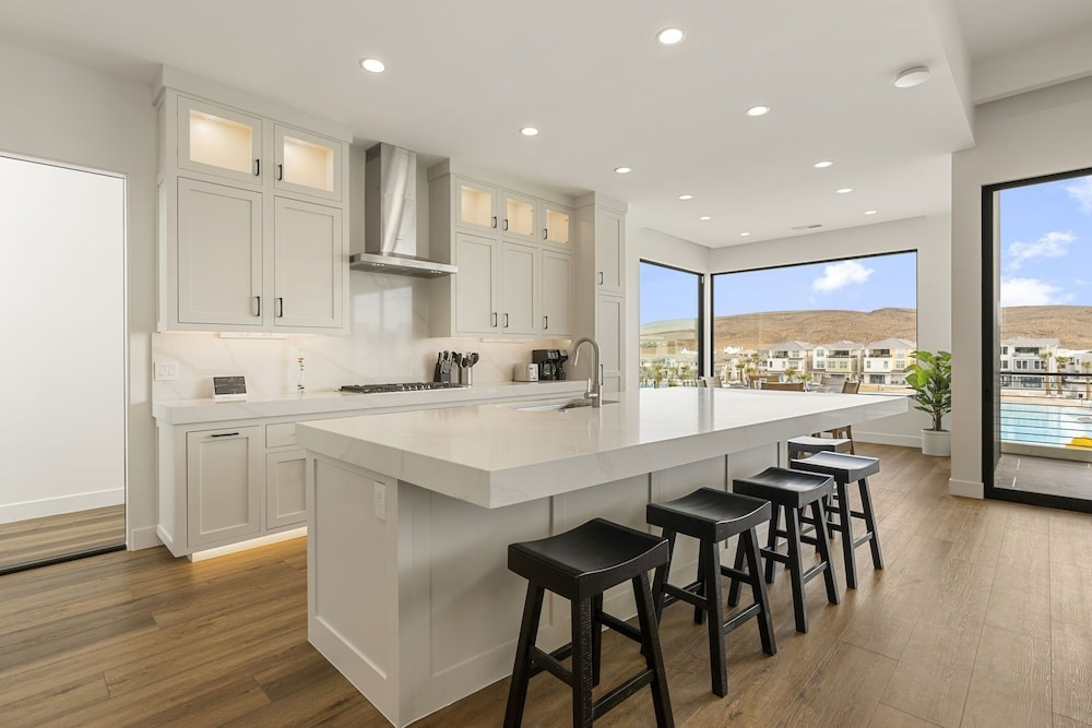 The Ultimate Pearl Beach Experience 9 Bedroom Home