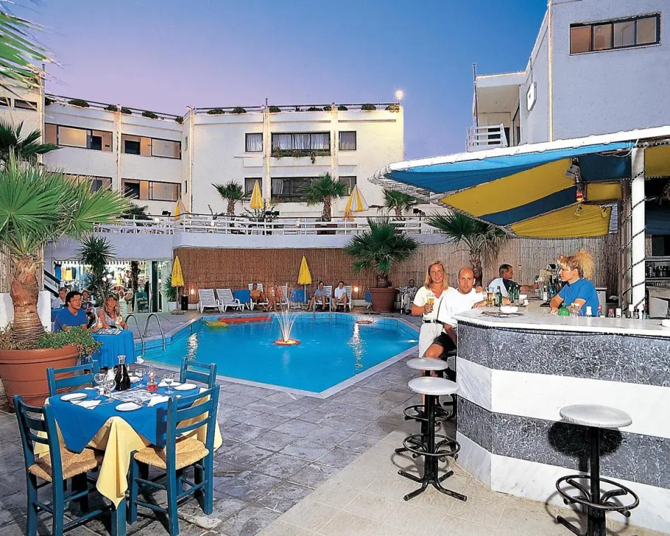 Kassavetis Apartments