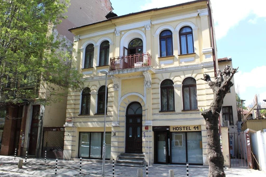 Hostel44