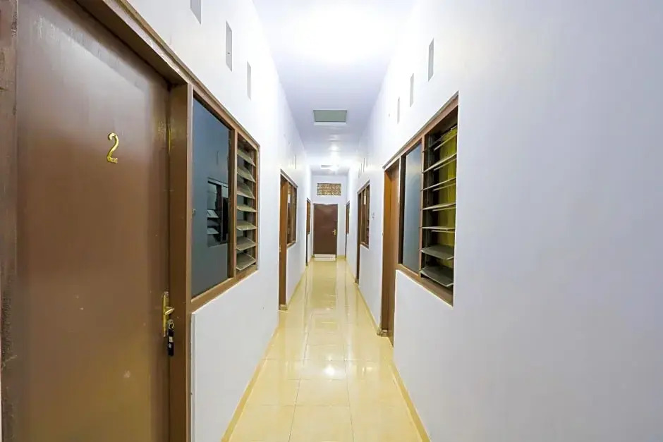 OYO Life 2724 Wisma Wijaya