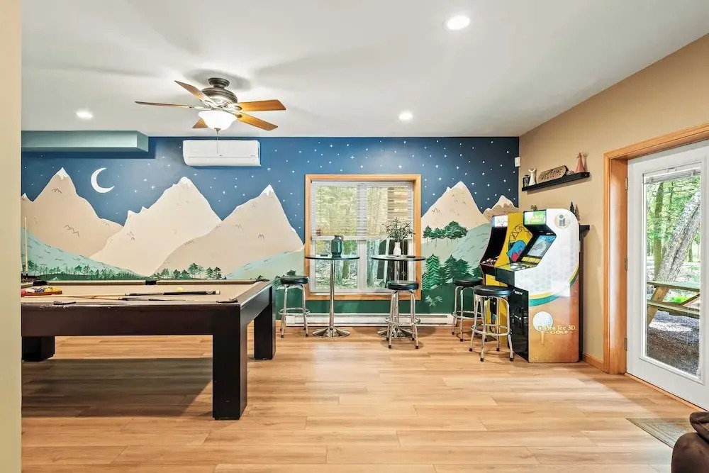 Pocono Paradise by Avantstay Lakeside Retreat, Hot Tub, Game Room, Near Beach