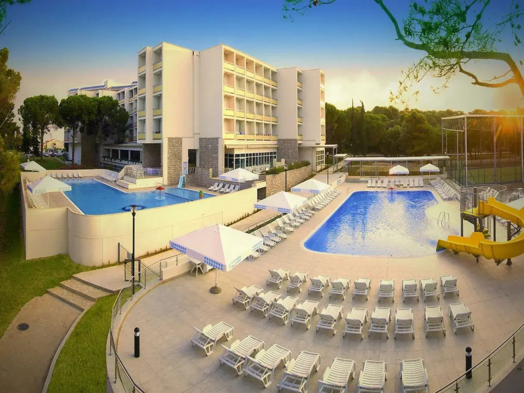 Family Hotel Adria - All inclusive