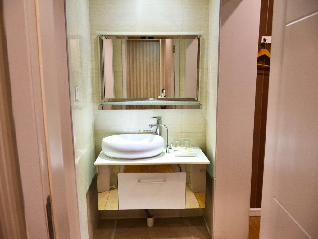 Super 8 Hotel Yiwu Binwang