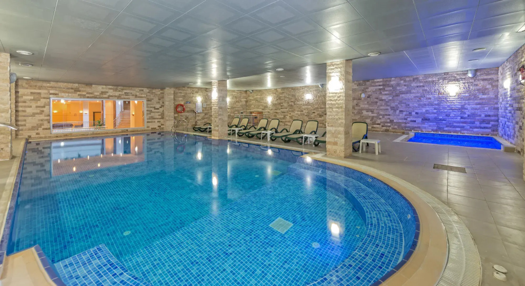 Adonis Hotel