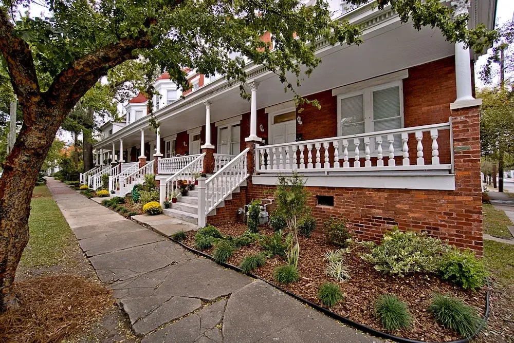 Elegant Brick 2 BR in downtown Savannah