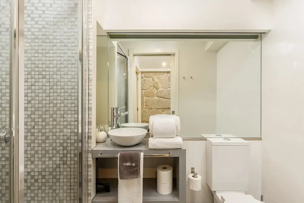 Charming riverview apartment in Porto