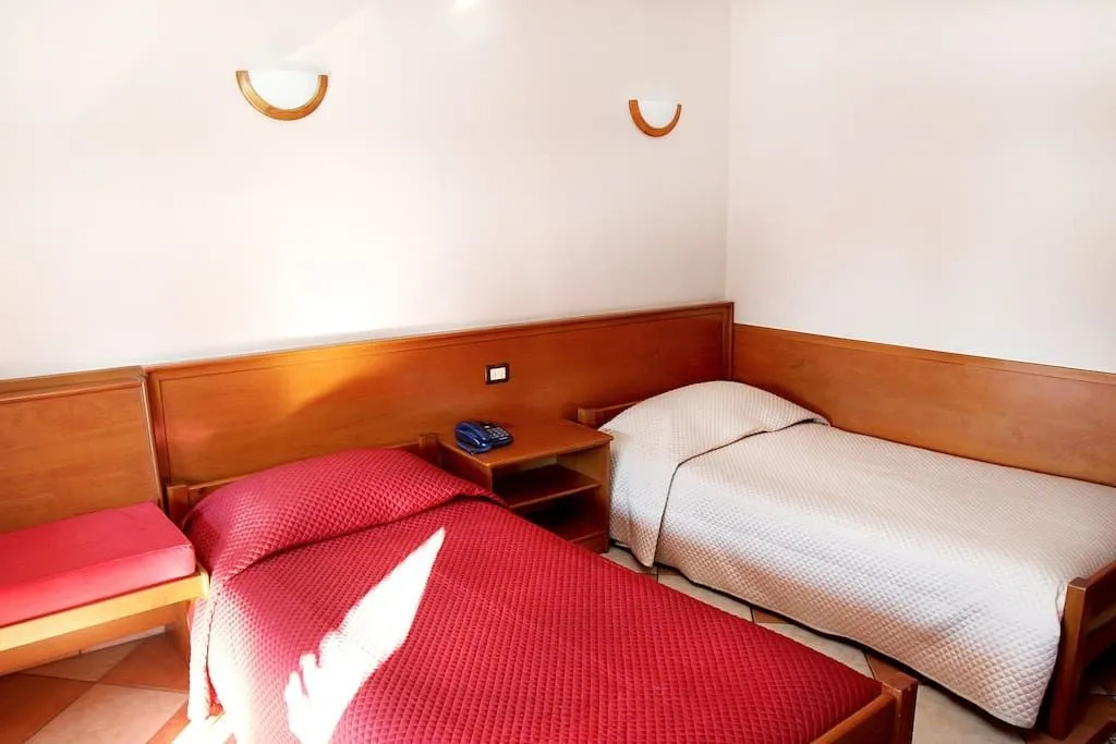 Hotel Lugano Tirana