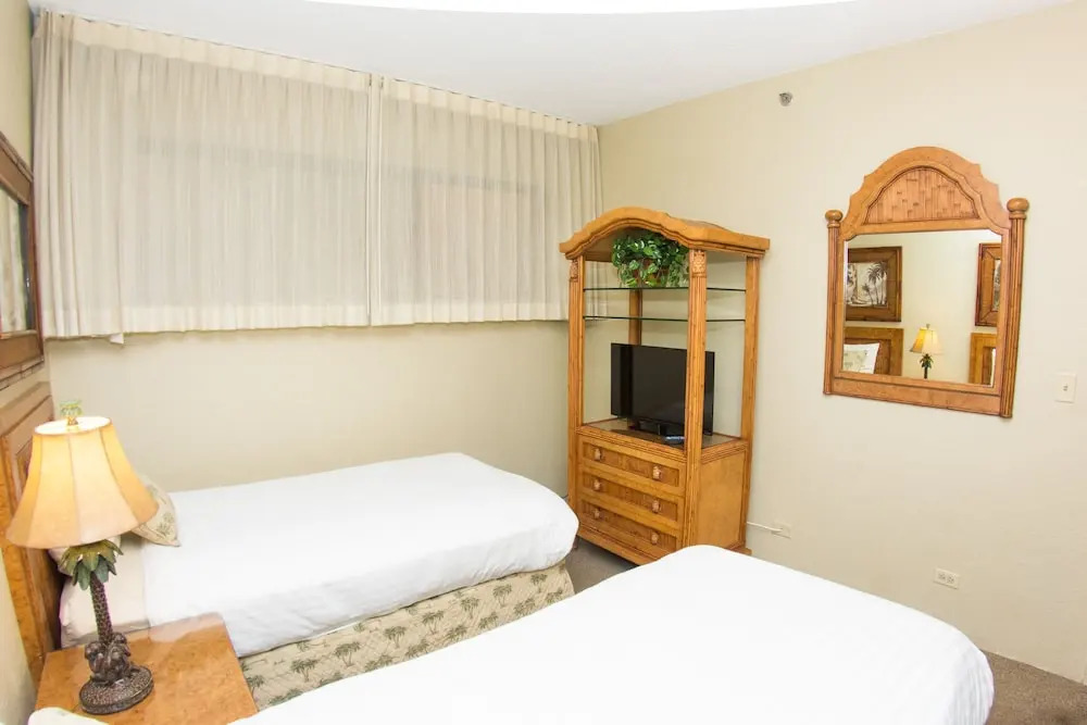 Kaanapali Shores 161 2 Bedroom Condo by RedAwning
