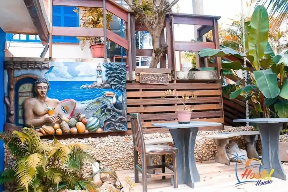 Hostel House Santinho