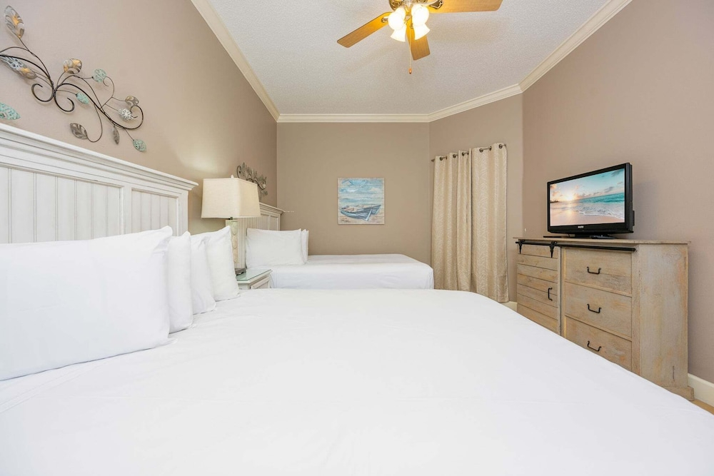 Phoenix West 402 3 Bedroom Condo