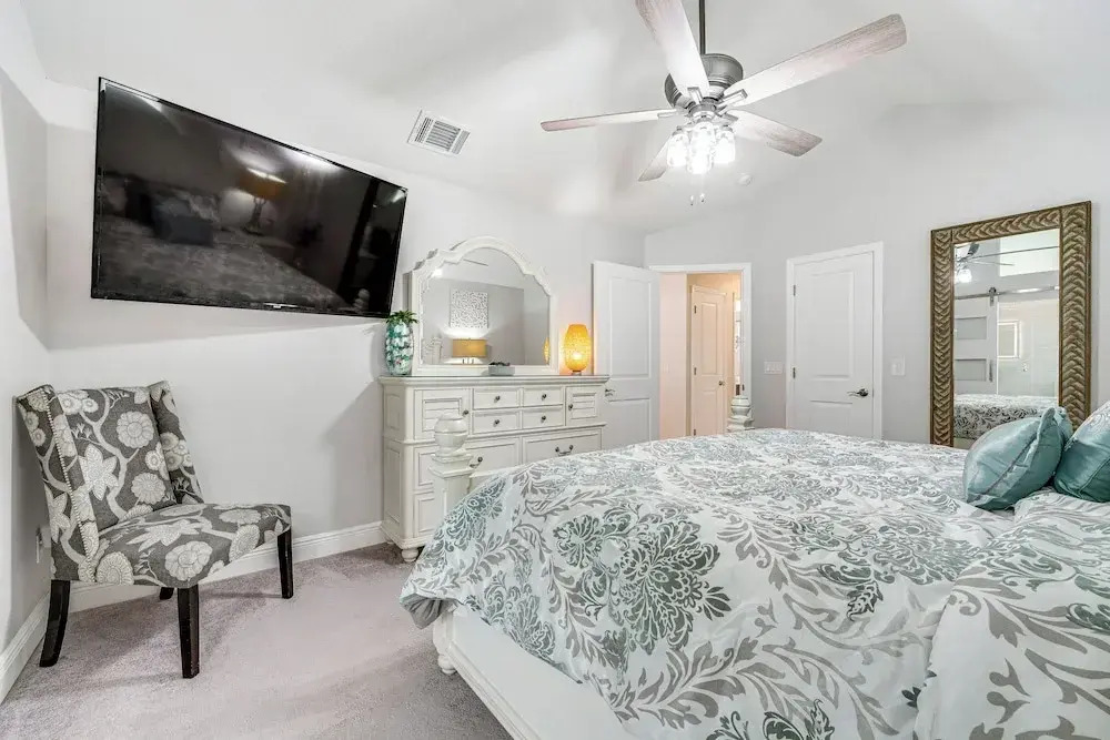 5 Mi to Disney World: Spacious Kissimmee Home!