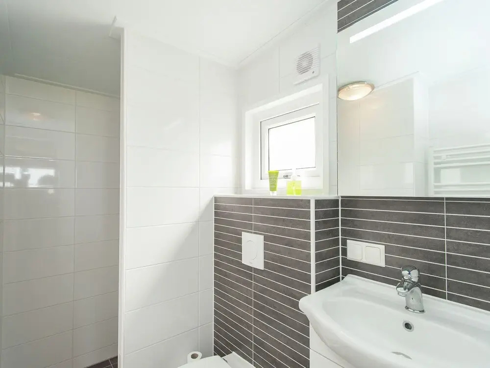 Lovely Chalet With Covered Terrace, Close to the North Sea