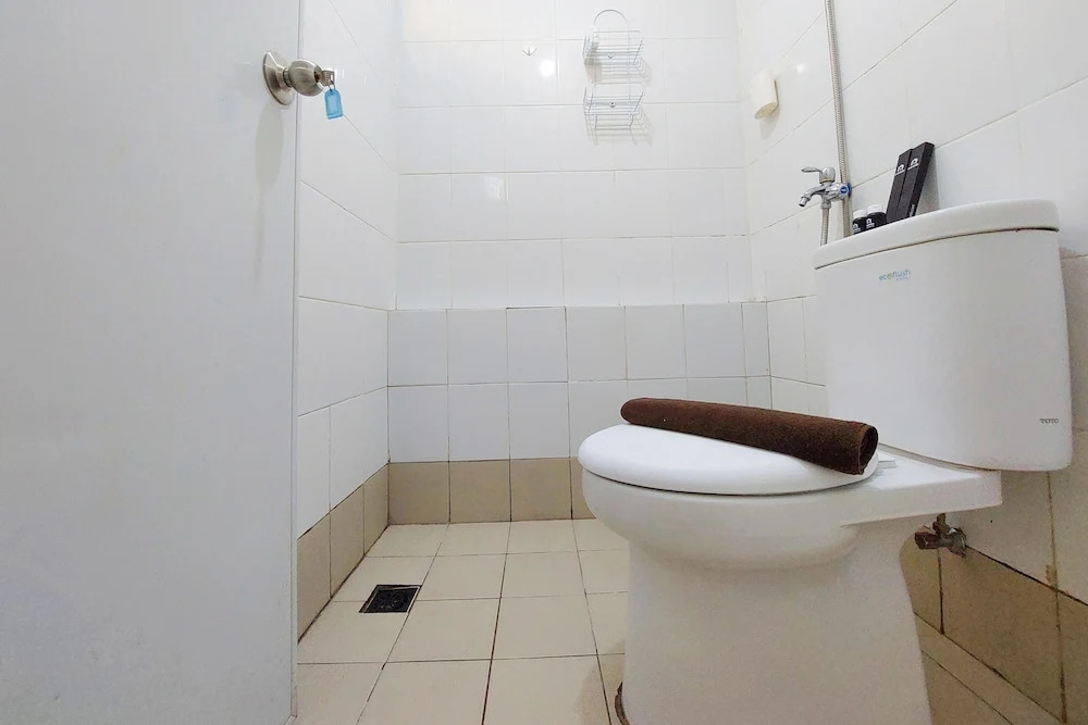 Comfort And Nice 2Br At Bassura City Apartment