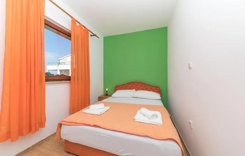 Awesome Apartment in Okrug Donji With 1 Bedrooms and Wifi