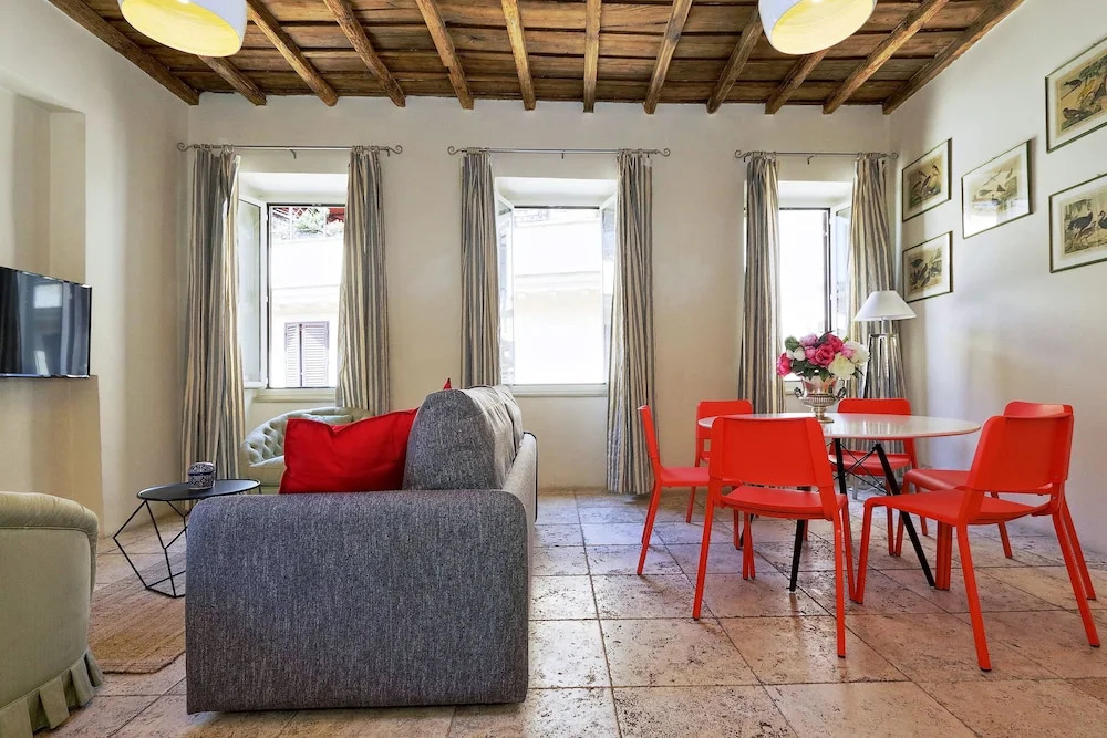 Pavone Charme - My Extra Home
